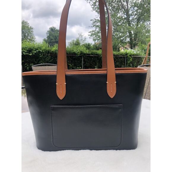 Dooney And Bourke Shoulder Zip Bag Black Color Soft Leather B000542 - Picture 3 of 7